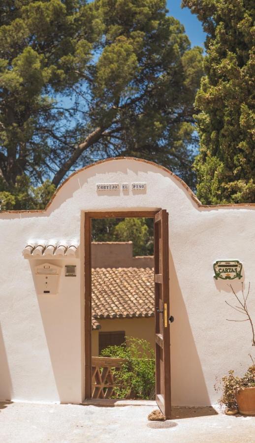 Cortijo El Pino Retreat Acomodação com café da manhã Albuñuelas Exterior foto